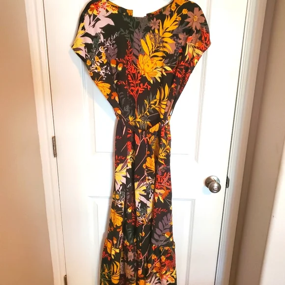 Gorgeous brand new with tag Downeast dress. - Picture 1 of 3